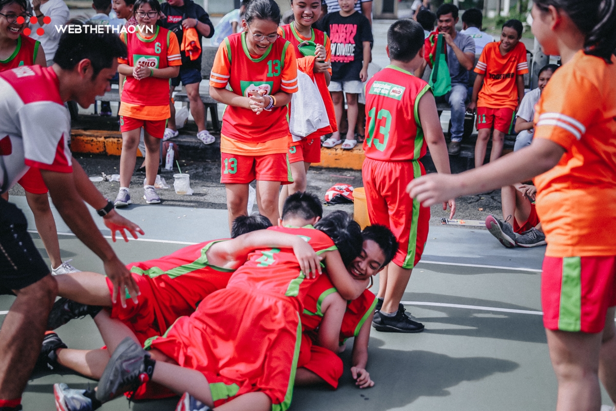 Chung kết bóng rổ Festival trường học 2019 cấp Tiểu học: Thiên Hộ Dương đại thắng